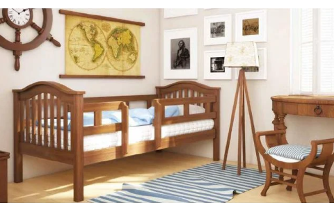 Детская деревянная односпальная кровать Максим (верхнее, с защитными перегородками, фигурные перила, без ящиков)  Venger