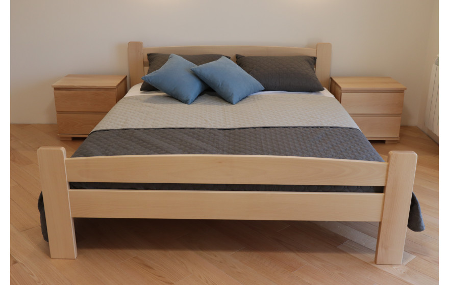Дерев'яне двоспальне ліжко 